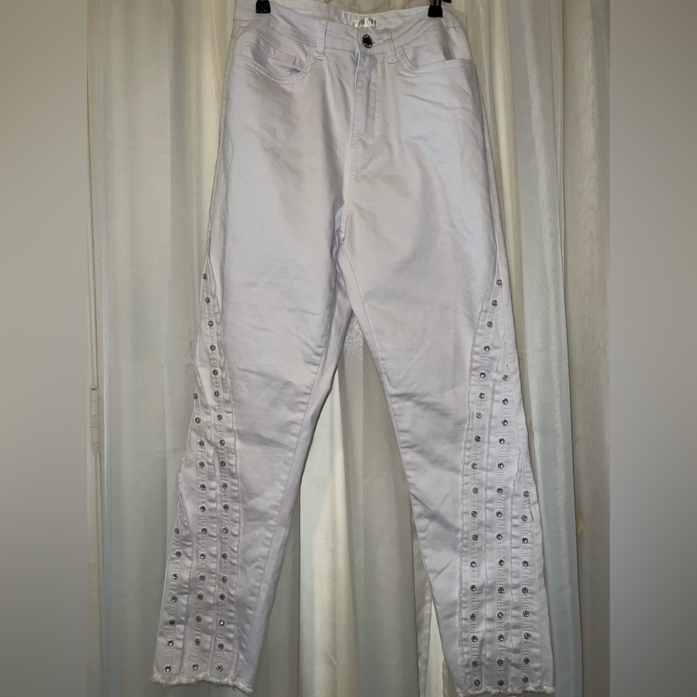 Venus White Jeans Fringe Crystal Studs Size 12